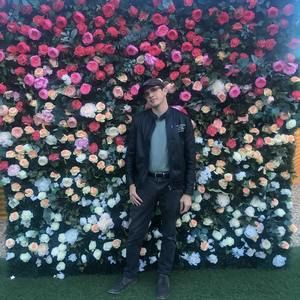 Meet your Posher, Alec